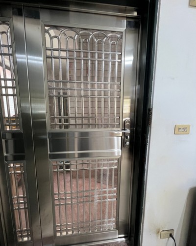 台中北區公寓大門更換玄關門, 台中北區鐵門安裝師傅, 台中北區玄關門, 台中北區鐵門, 台中北區不銹鋼門, 台中北區白鐵門, 台中北區鐵工廠, 台中北區鐵工師傅